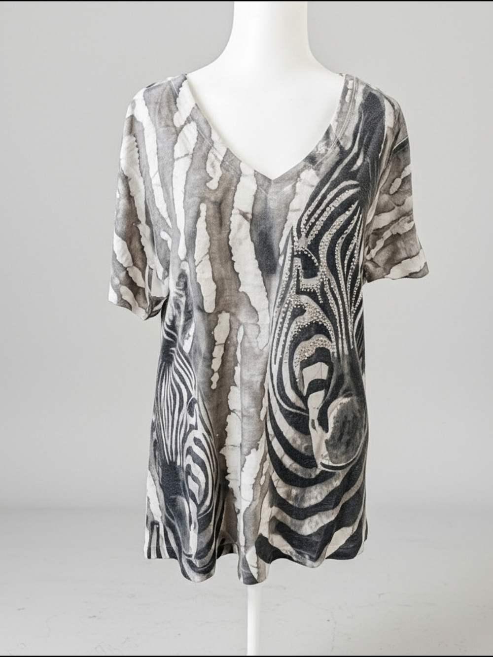 Kiara Zebra-Print V-Neck Short Sleeve Top - Gray & Cream
